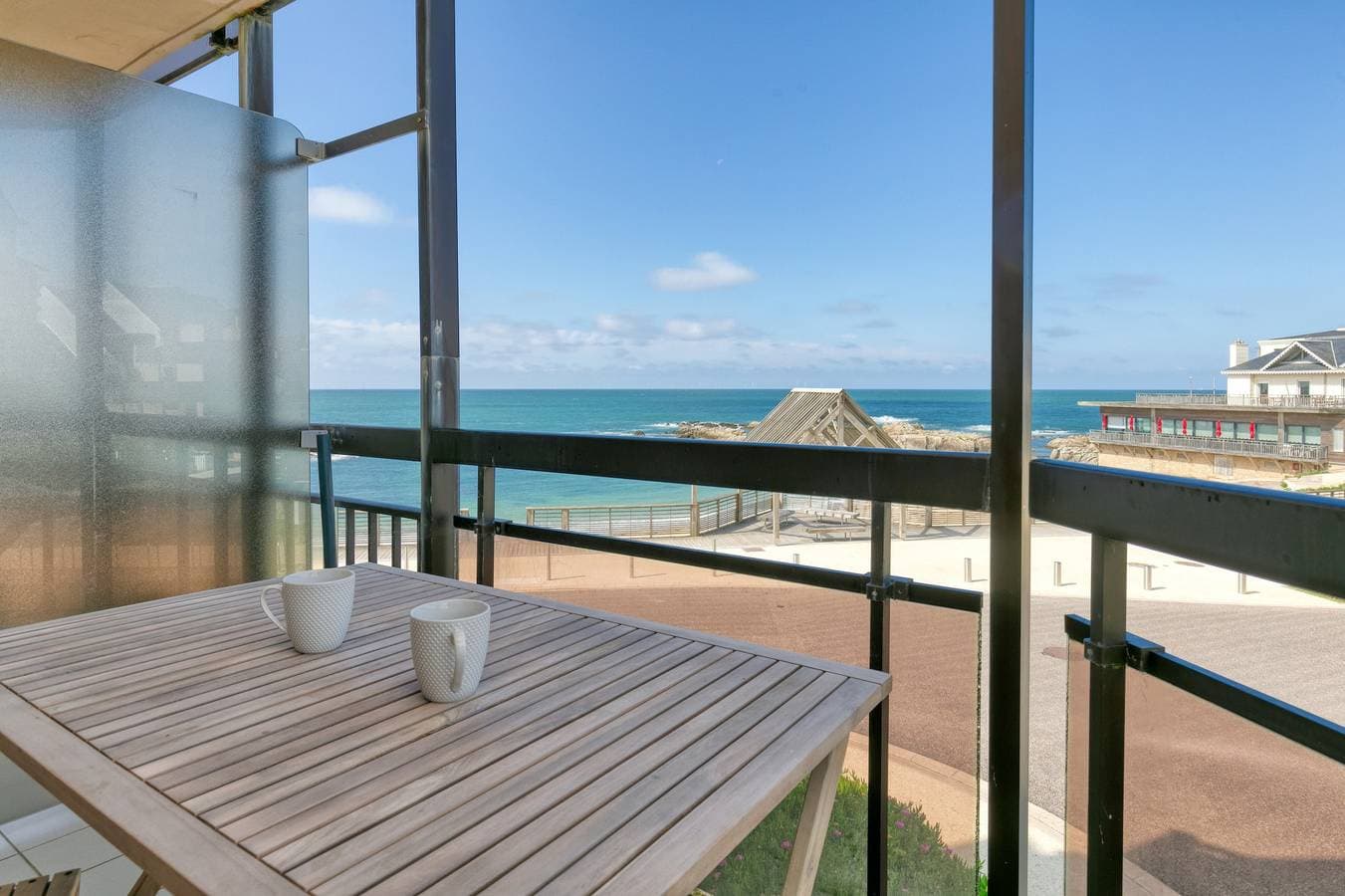 Foto 2 von 30: Ferienwohnung 'Appartement Vue Mer 20m De La Plage' mit privater Terrasse