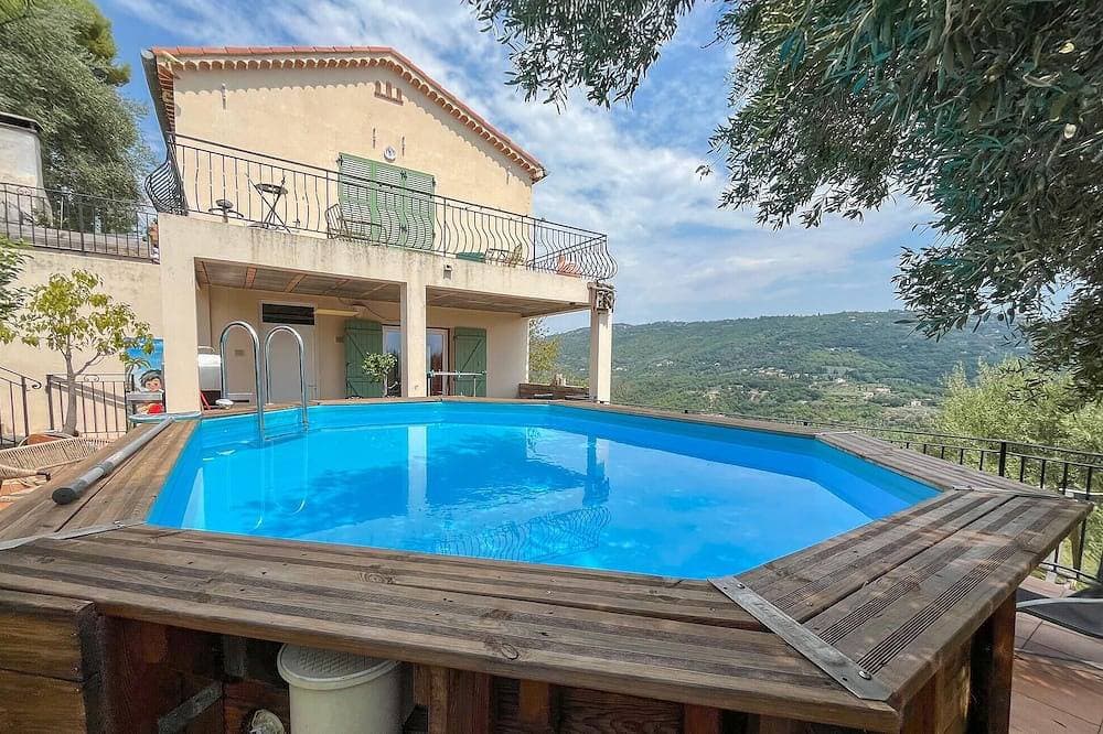 Lovely home in Châteauneuf-Villevieil 1