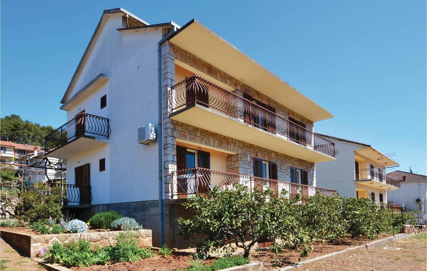 Gemütliche Wohnung mit Terrasse, WLAN und Parkplatz, 2,5 km vom Strand entfernt 1