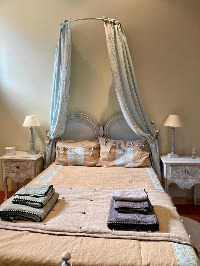 Foto 4 von 9: Double Room with Private Bathroom