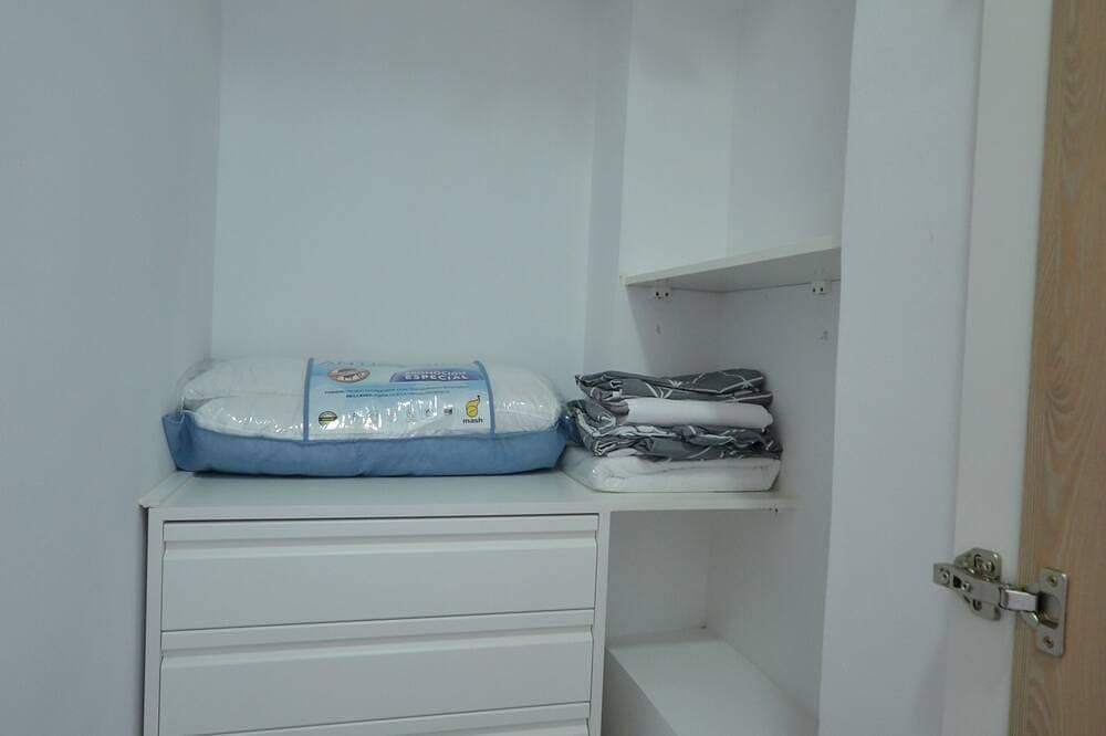 Foto 5 von 14: Pequeño y cómodo estudio para descansar