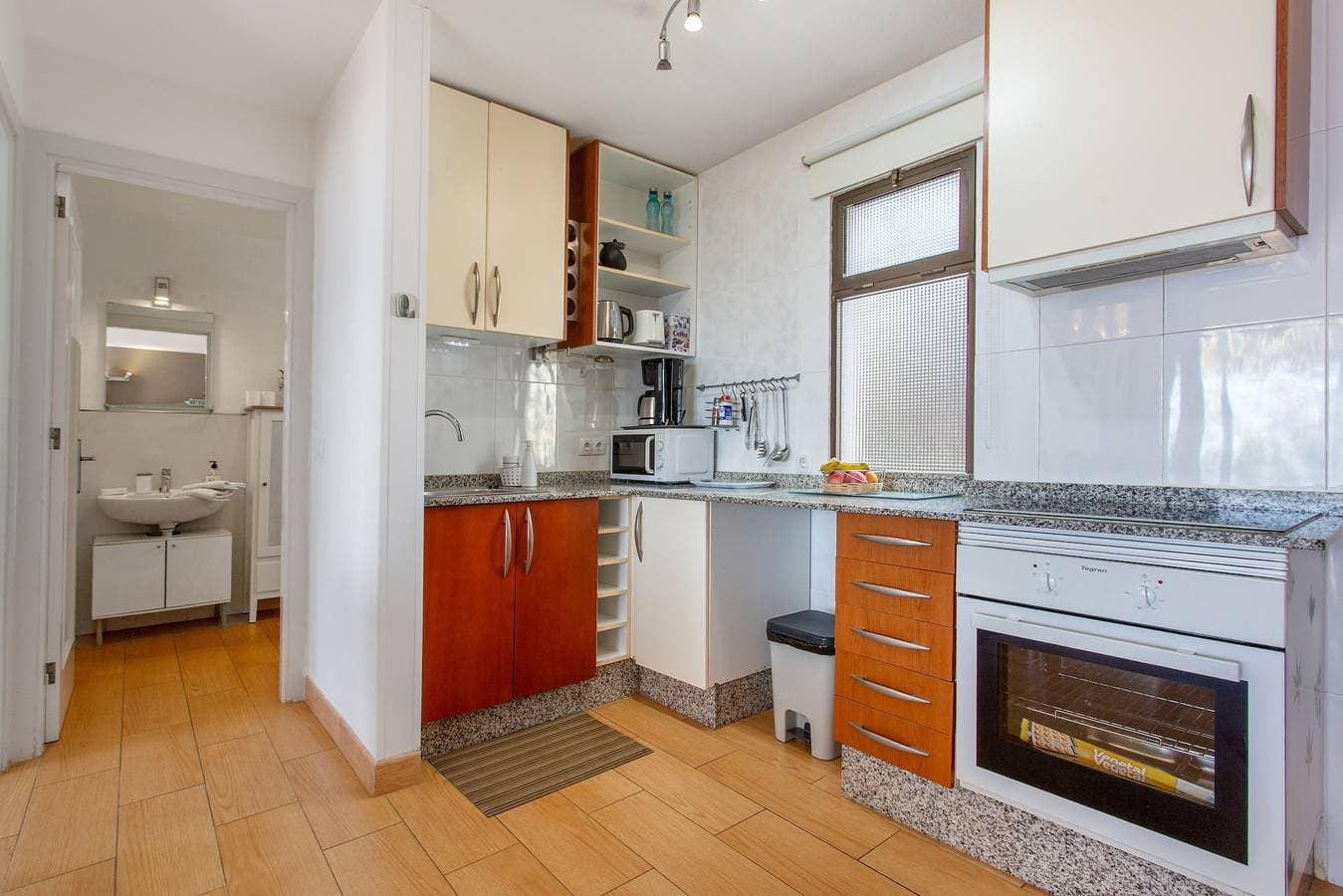 Foto 13 von 29: Ferienwohnung 'Corona Rosa' mit Meerblick, Gemeinschaftspool und WLAN