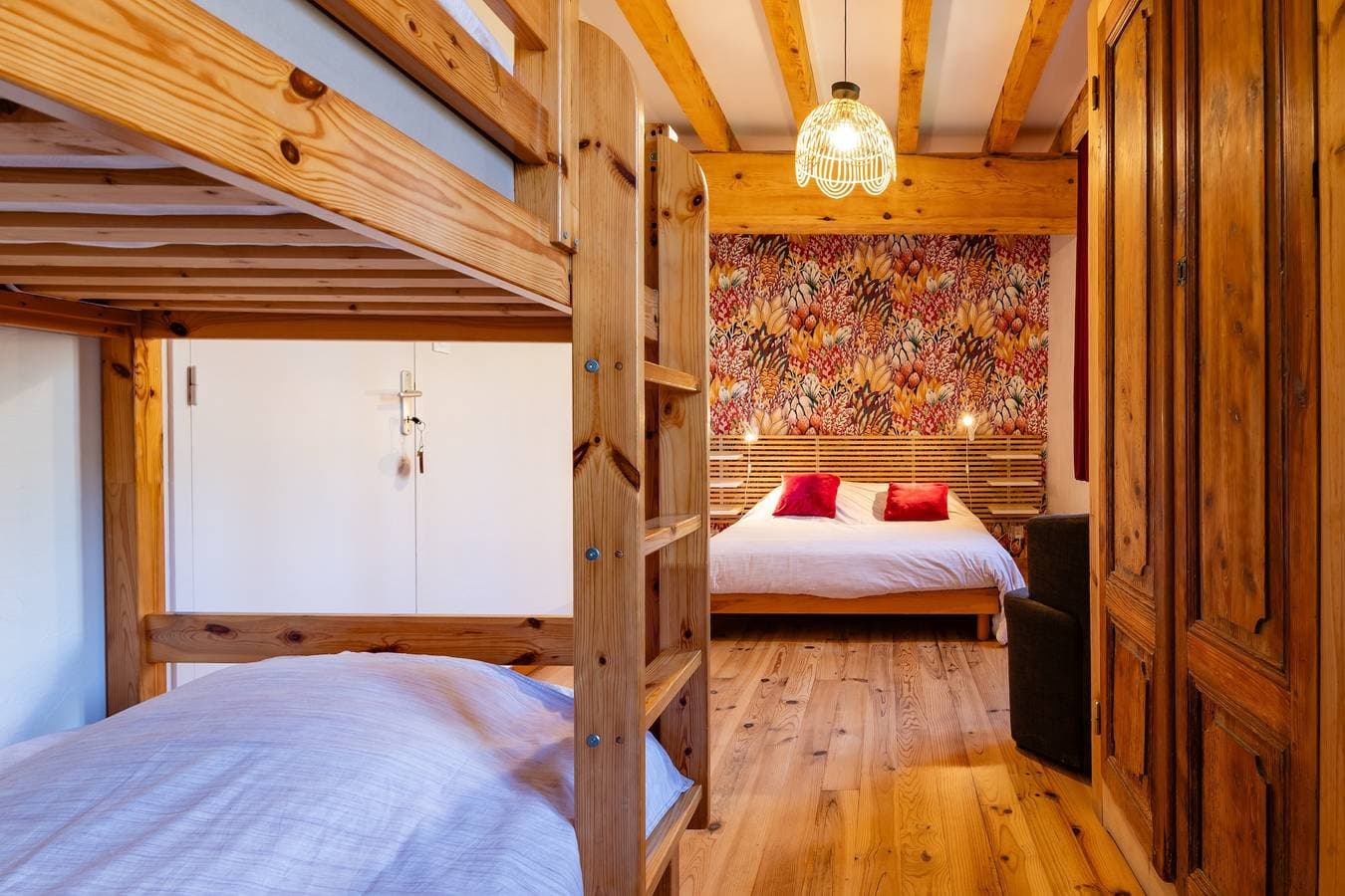 Foto 7 von 24: Gästehaus „La Chastanha – Zimmer 1“ mit Bergblick