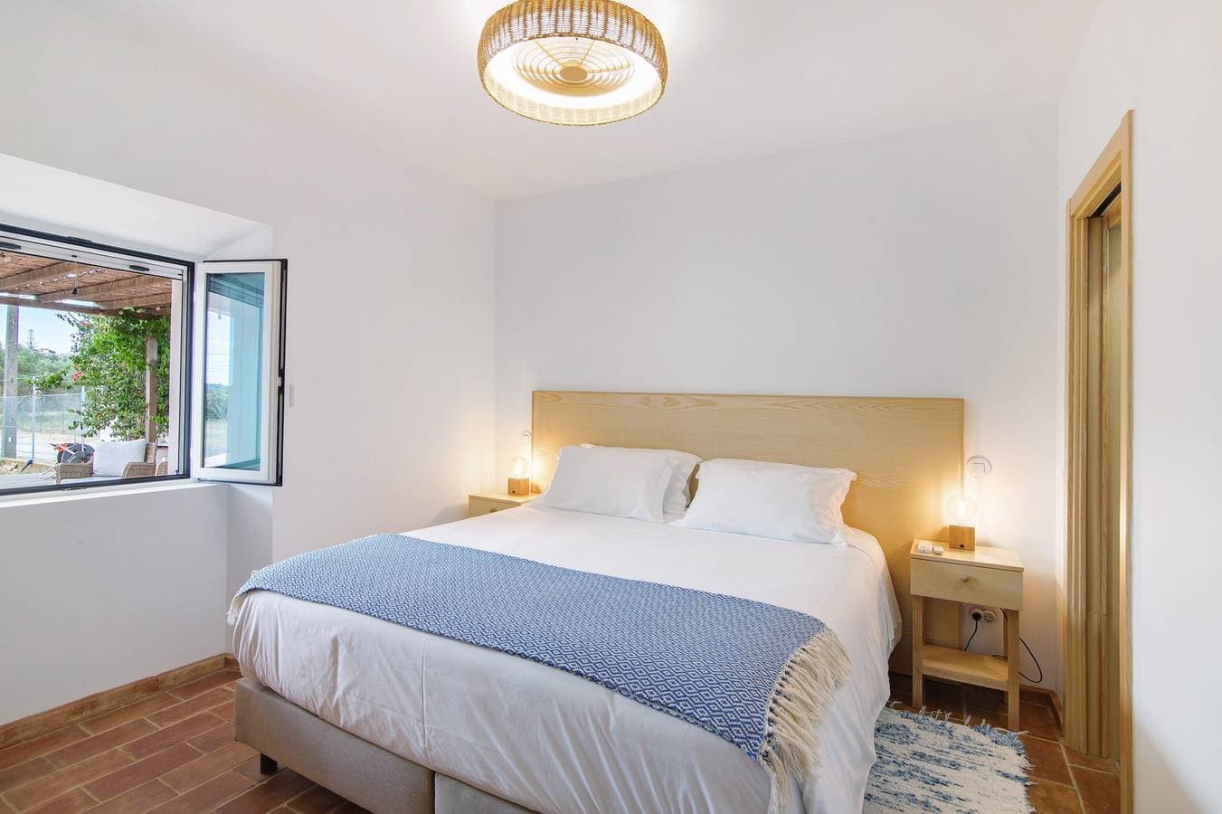 Foto 10 von 32: Ferienwohnung 'Casa Do Livramento Adega' mit Gemeinschaftspool, WLAN und Klimaanlage