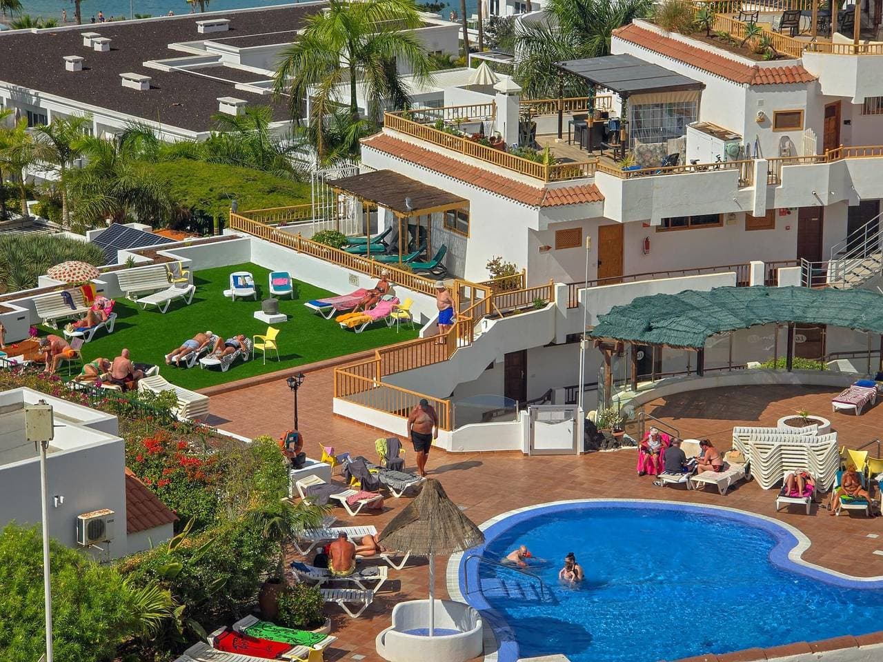 Spektakuläres Apartment mit Pool in San Eugenio, Teneriffa 1