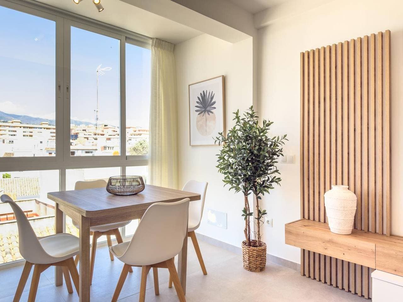 Foto 10 von 25: Moderne Wohnung in Estepona, Bergblick