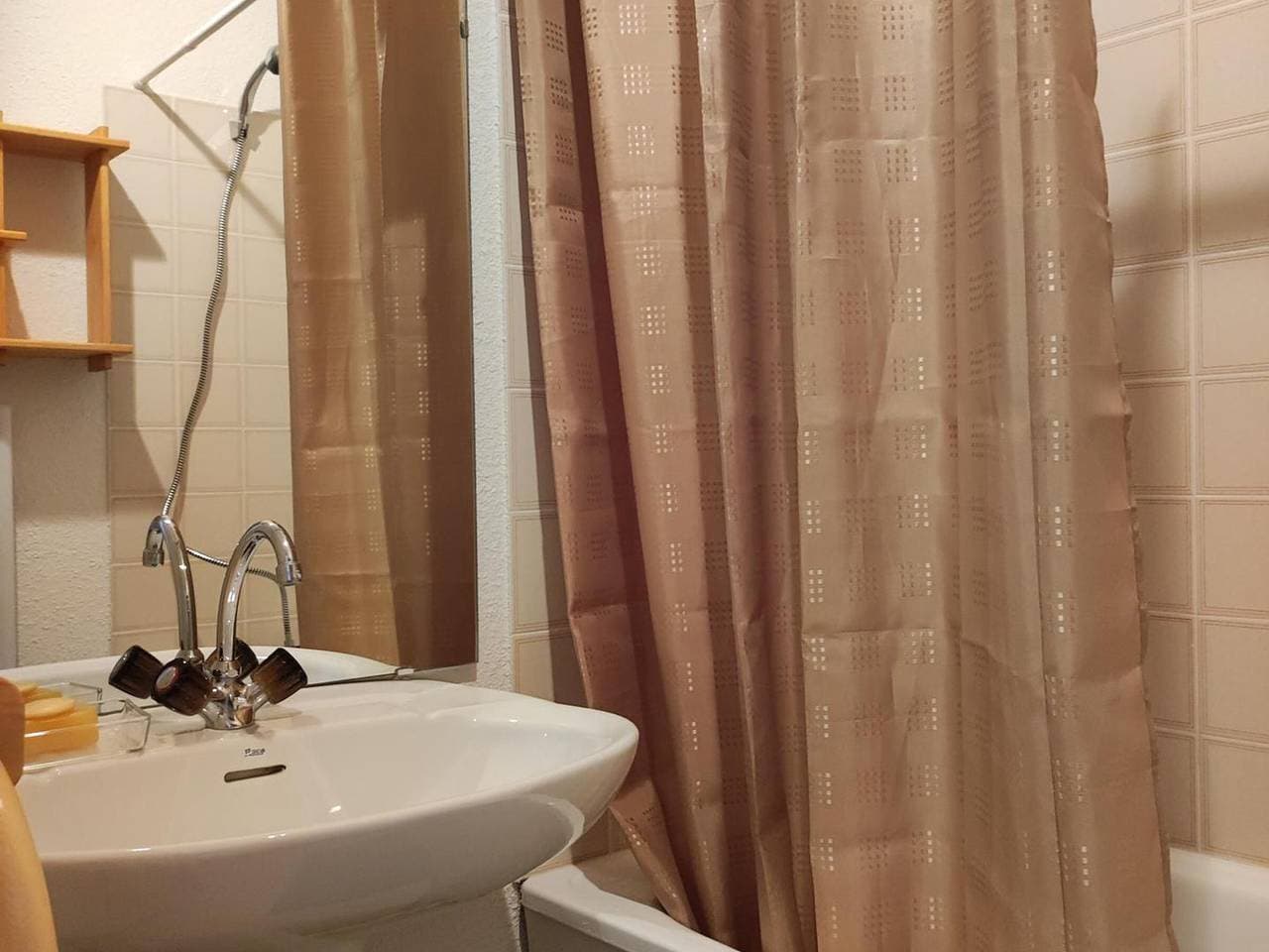 Foto 5 von 12: Gemütliches Studio mit direktem Pisten Zugang, Balkon mit Aussicht