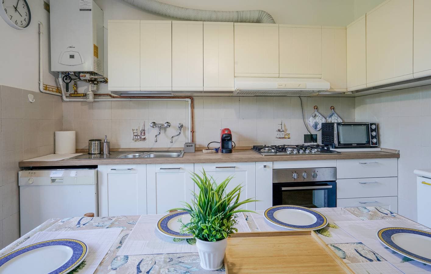 Foto 13 von 28: Gemütliche Gartenwohnung mit Klimaanlage und Internet, in der Nähe von Fluss und Restaurants