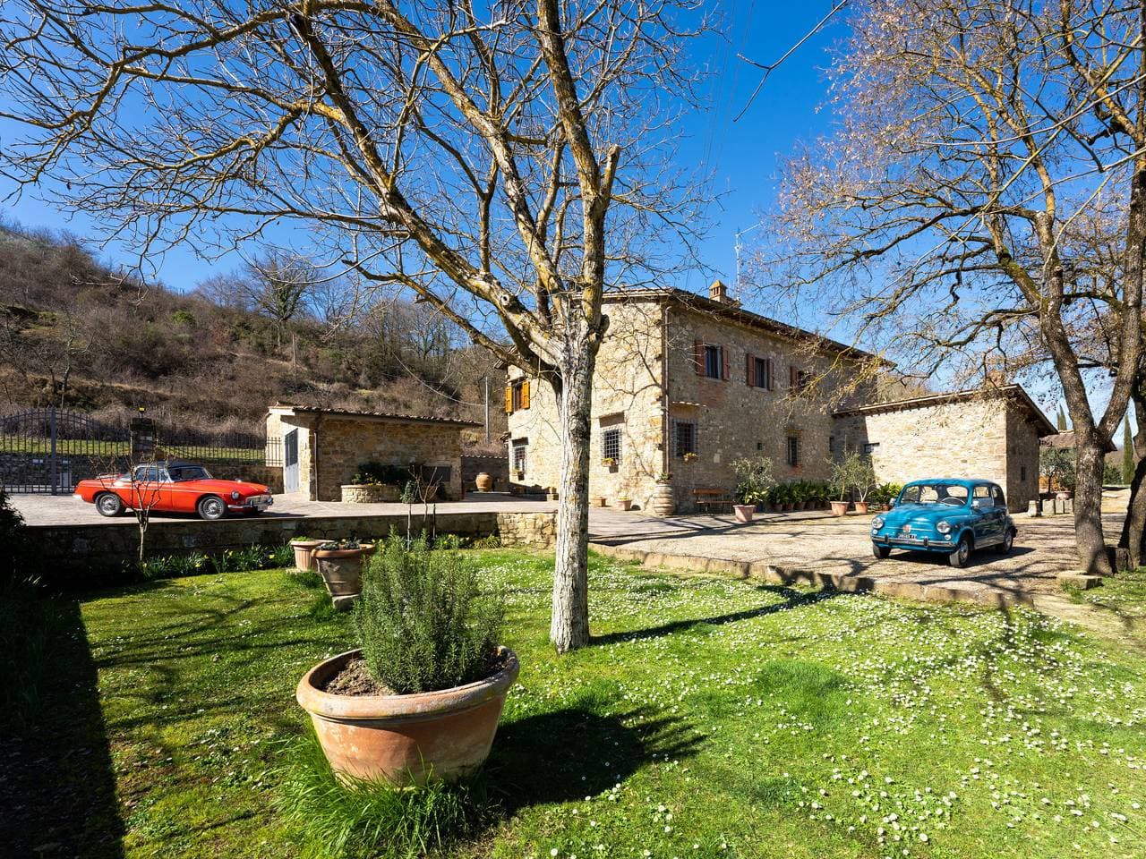 Rustikaler, freistehender Agriturismo auf Weingut Podere Casanova 1