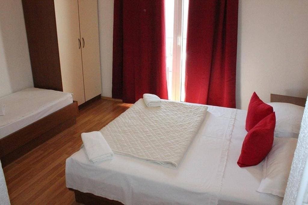 Foto 12 von 20: Studio Appartement mit Balkon und Meerblick Zivogosce - Blato (Makarska) -a