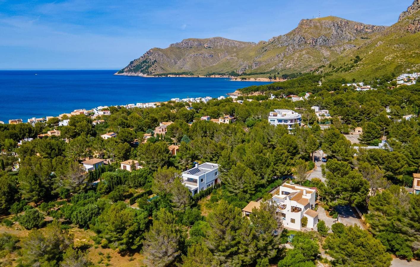 Meerblick-Paradies mit Pool, Terrasse und Grill 1