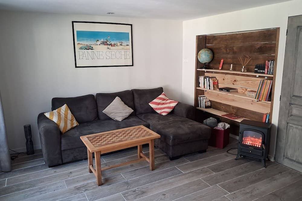 Jolie maison  terrasse  jardin  bois  et  5 minutes de la plage de la chambrette 1