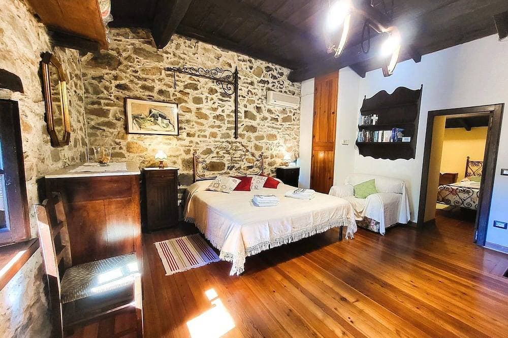Foto 2 von 23: Restored Mill, riverside, private pool, WIFI, romantic!