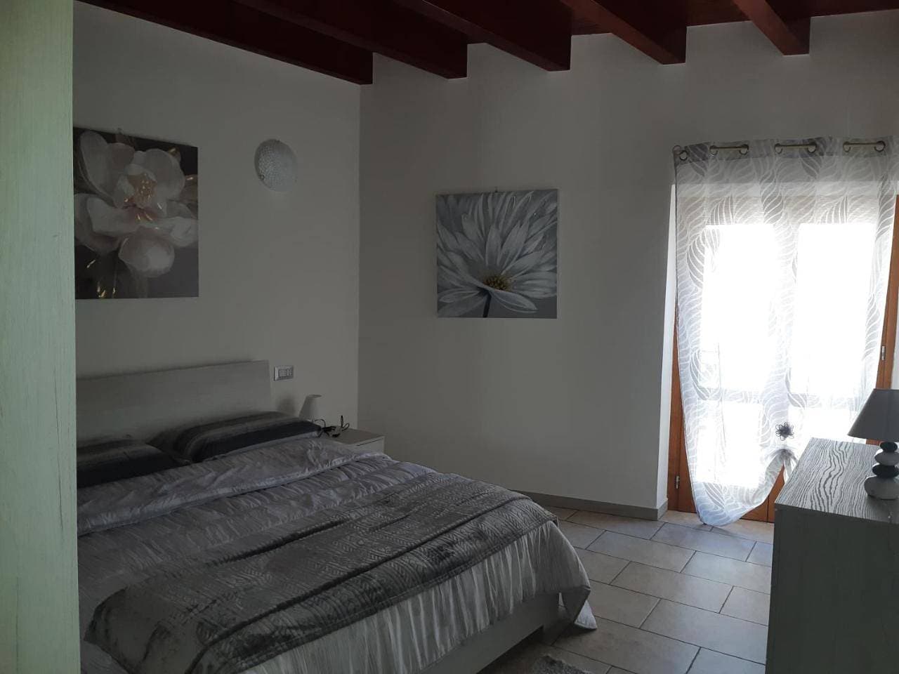Foto 8 von 12: Double Room with Private Bathroom