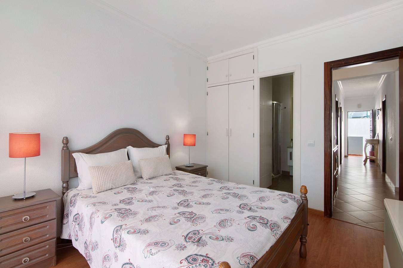 Foto 12 von 35: Geräumige 2-Zimmer-Wohnung mit privater Terrasse, WLAN und Klimaanlage