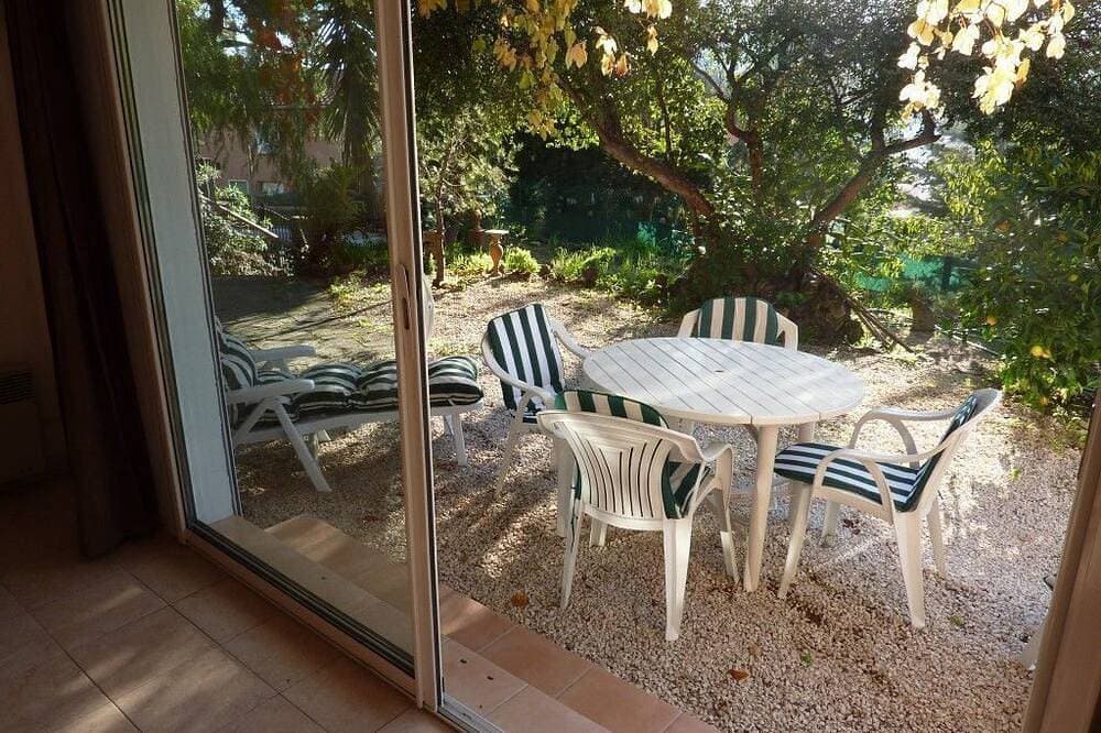 Ruhige T2 Wohnung auf dem Lavandou Hügel in Strandnähe 1