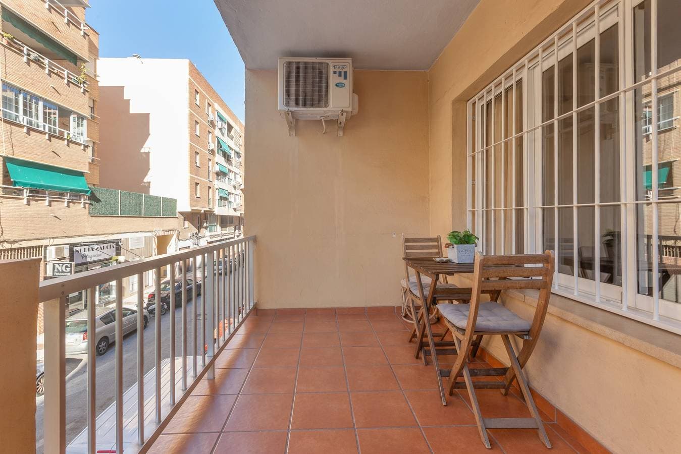 Foto 2 von 36: Apartment 'Malaga Vialia Zona Esta Ave- Zona' mit Balkon, WLAN und Klimaanlage
