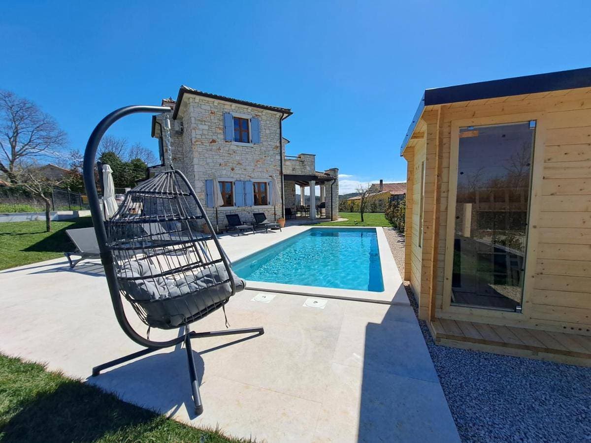 Foto 4 von 92: Villa with Private Pool