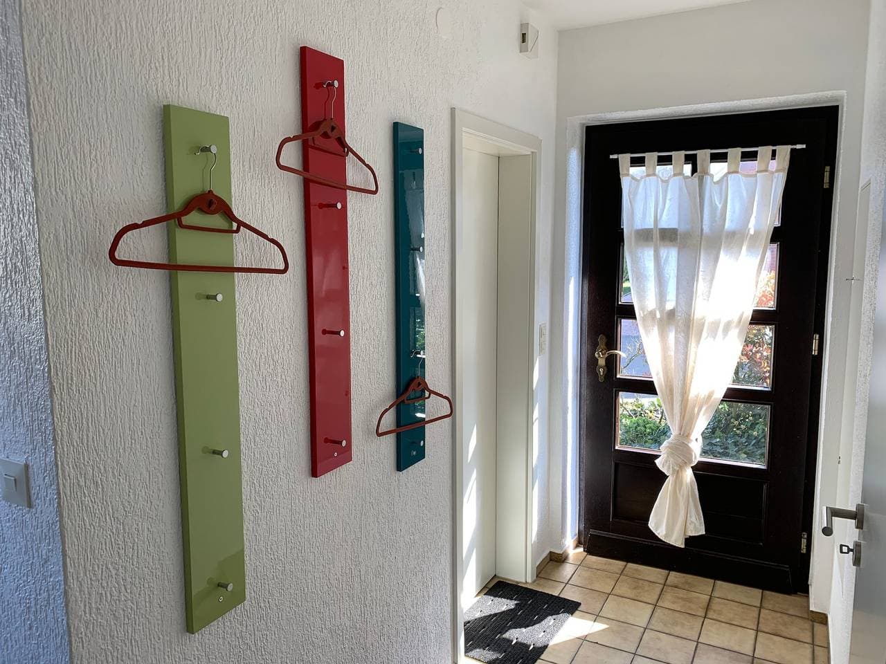Foto 2 von 41: Ferienhaus "Wacholderhain" in Seenähe mit Garten