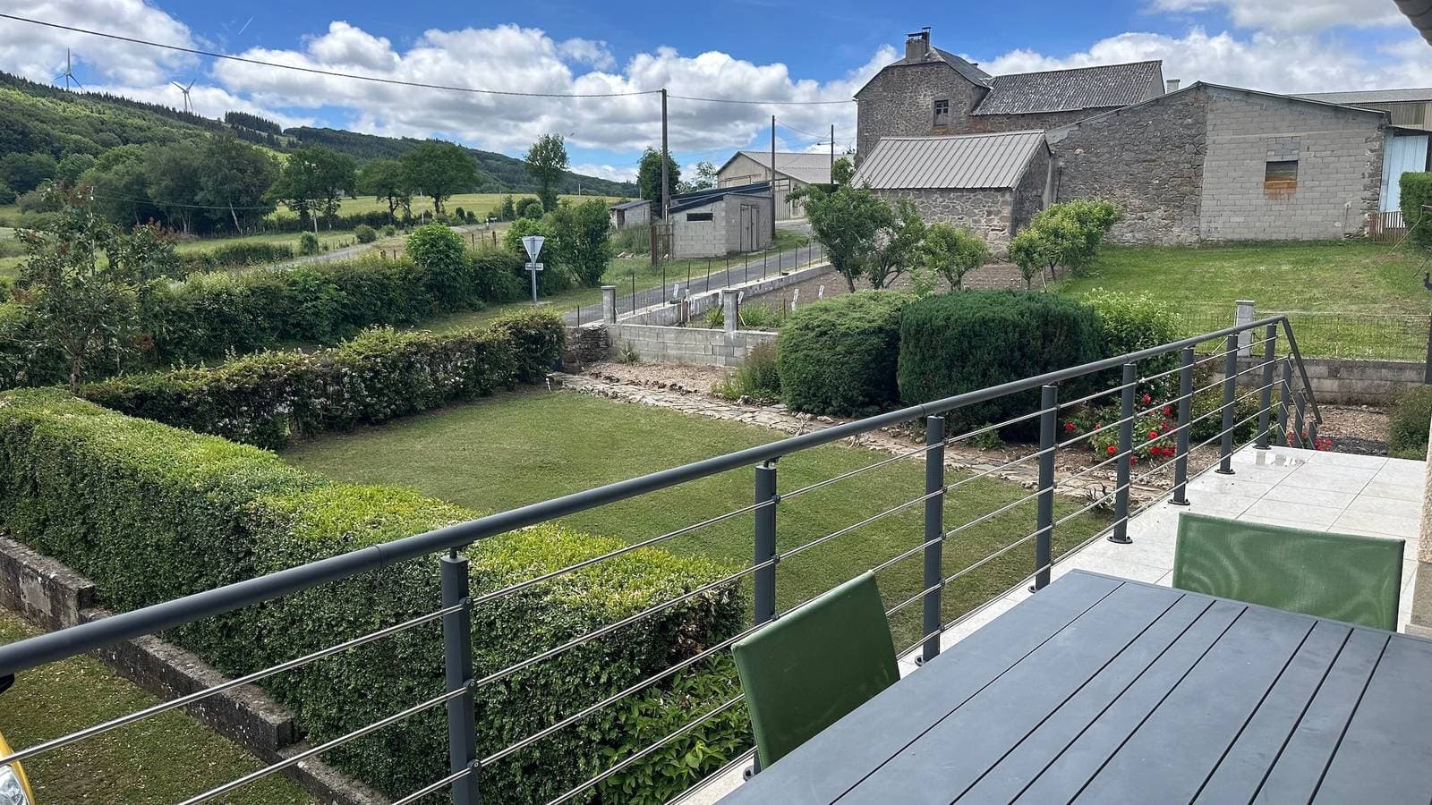 Foto 12 von 16: Ferienhaus „La Maison De Campagne“ mit Bergblick, privater Terrasse und Garten