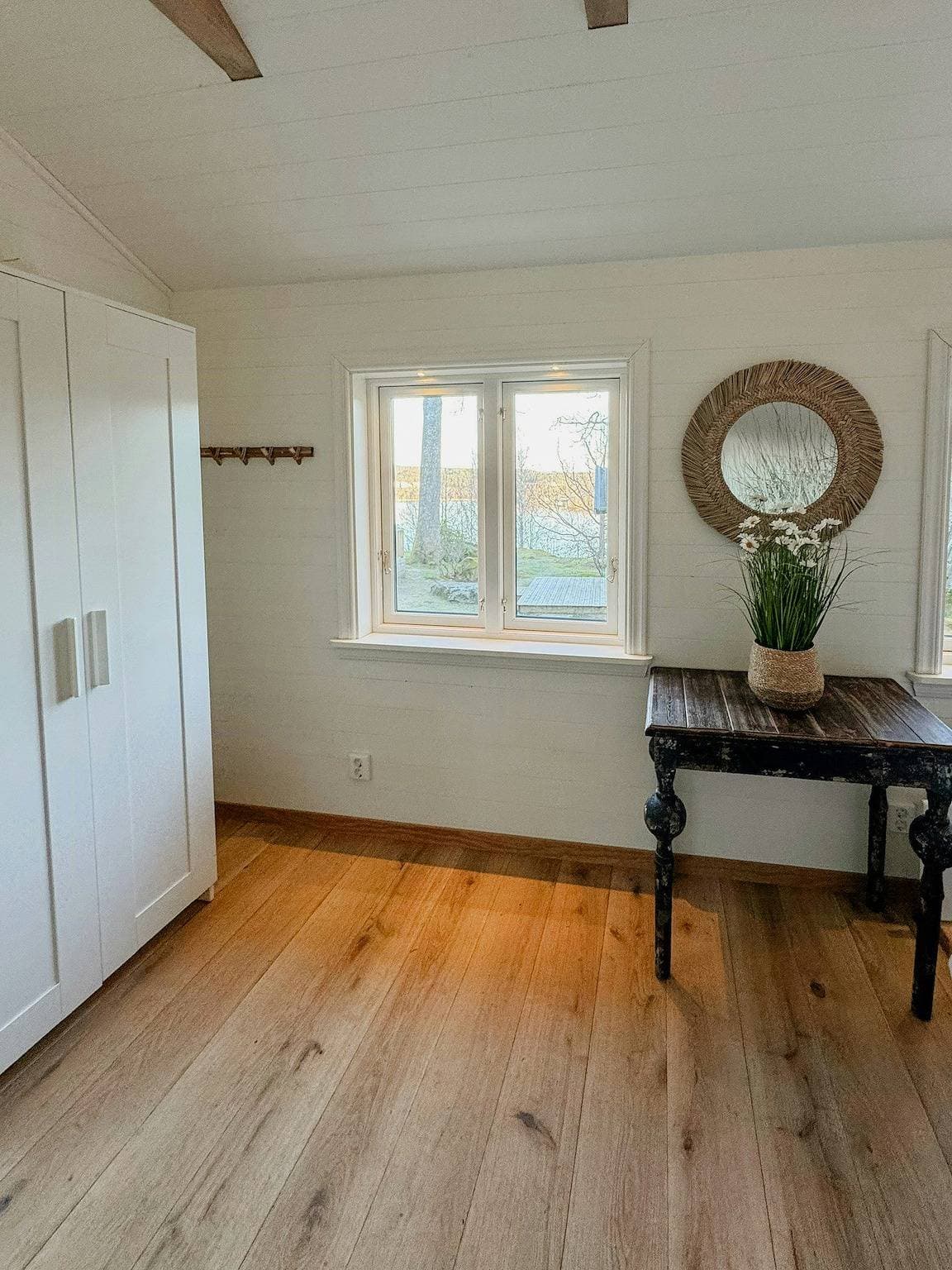 Foto 12 von 27: Ferienhaus auf einer Anhöhe mit Blick auf den Öresjö