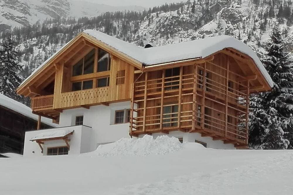 Foto 11 von 22: Surrounded by green - Luxury Chalet & Dolomites