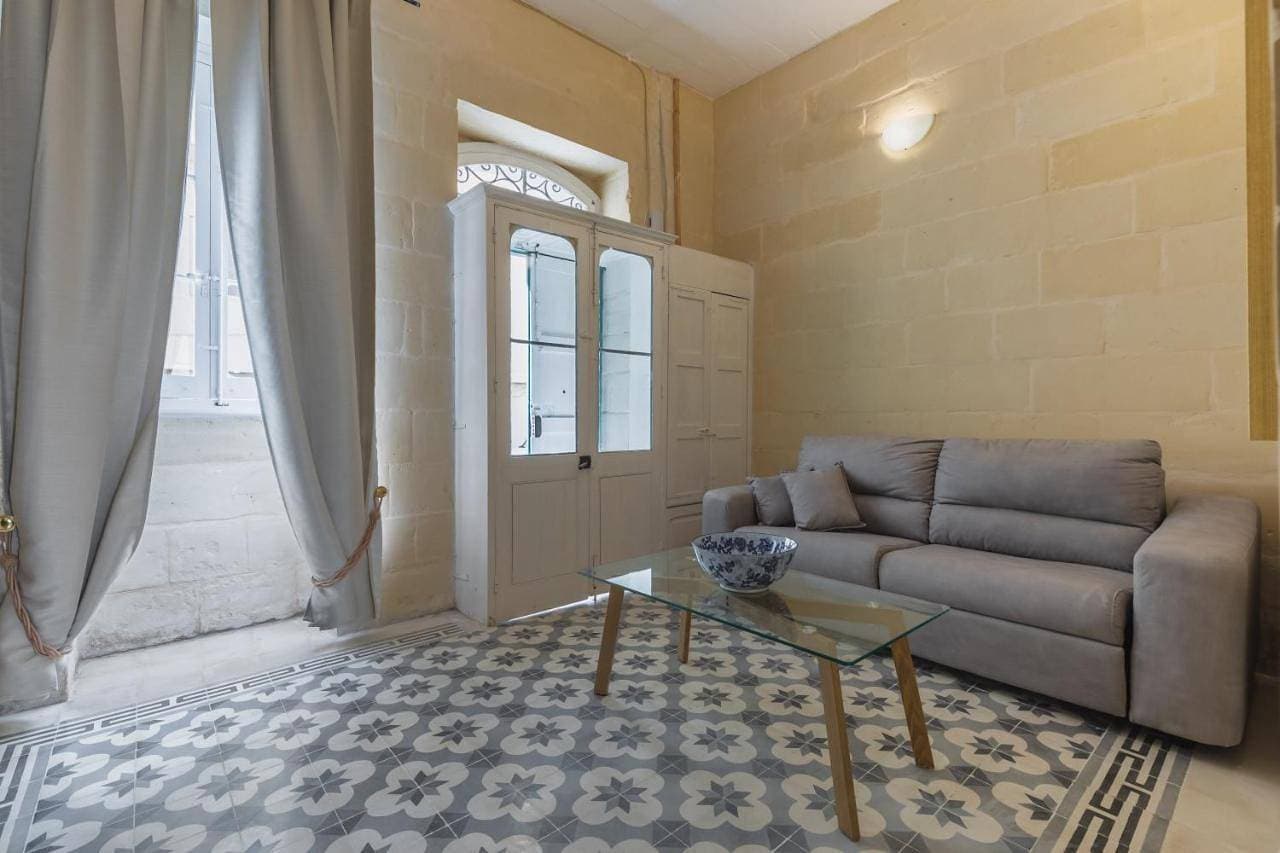 Charming house in Central Sliema, walking distance to the seafront and restaurants 1