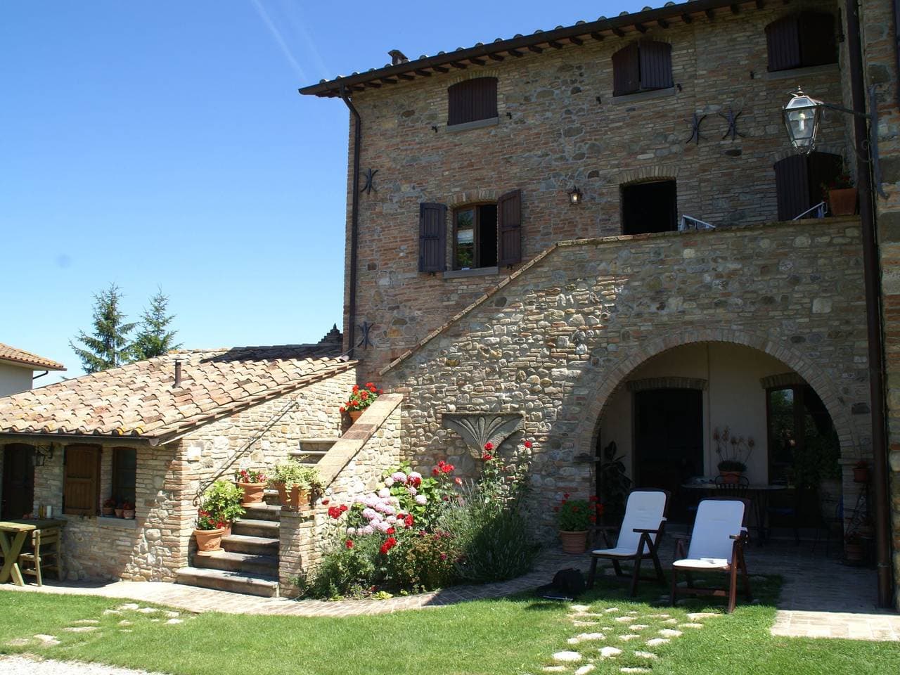 Foto 5 von 38: Ferienhaus in Montone mit Pool & Terrasse