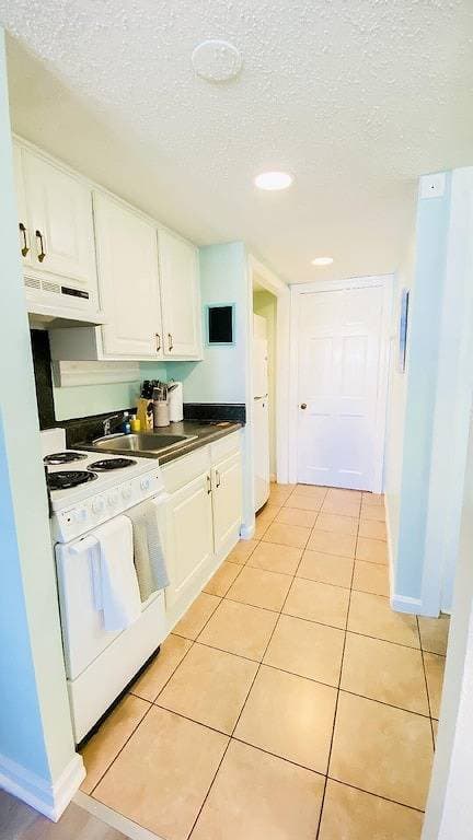 Foto 7 von 18: Beachfront Condo, sleeps 6, pools, hot tub, tiki bar, golf carts allowed