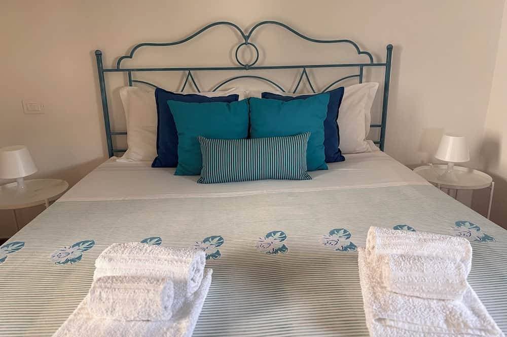Foto 2 von 30: Villa San Vito, Amalfi Coast. Seaview Terrace, Garden, and Private Parking.