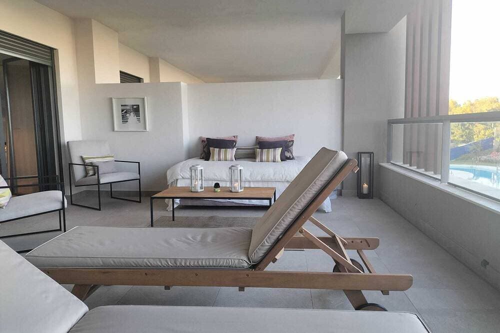 Foto 2 von 30: De Luxury          .