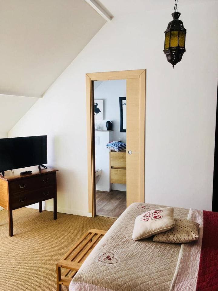Foto 8 von 12: Double Room with Private Bathroom