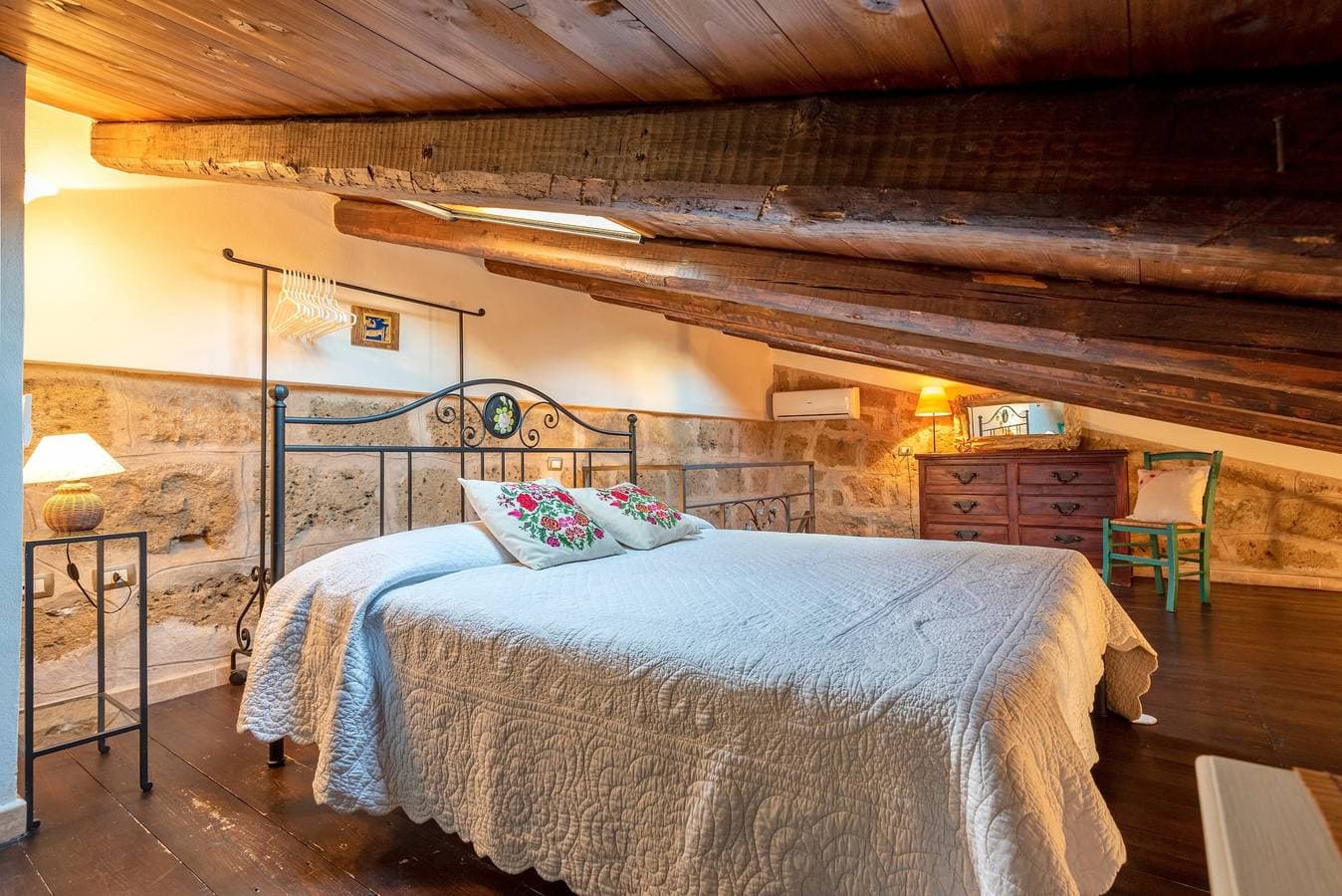 Foto 10 von 31: Topaz in Old Town!  Romantic  near the sea! Alghero smart country style! Wi-Fi