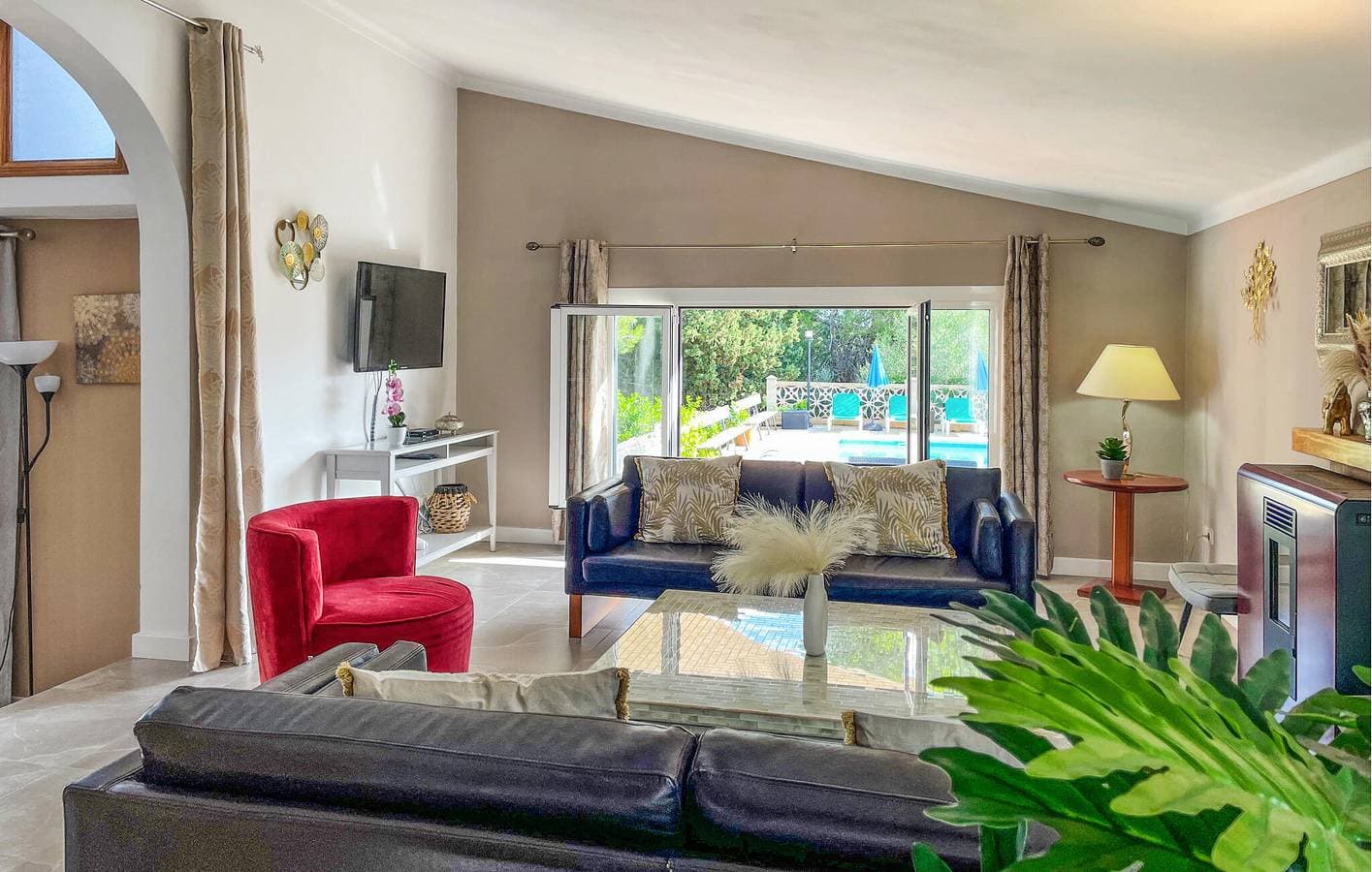 Foto 3 von 32: Luxus-Apartment mit Pool, AC & WiFi | in der Nähe von Cala Domingos Strand