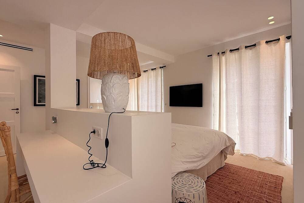 Foto 2 von 30: 6 bedroom villa completely renovated in 2026 located between sea and countryside ✨