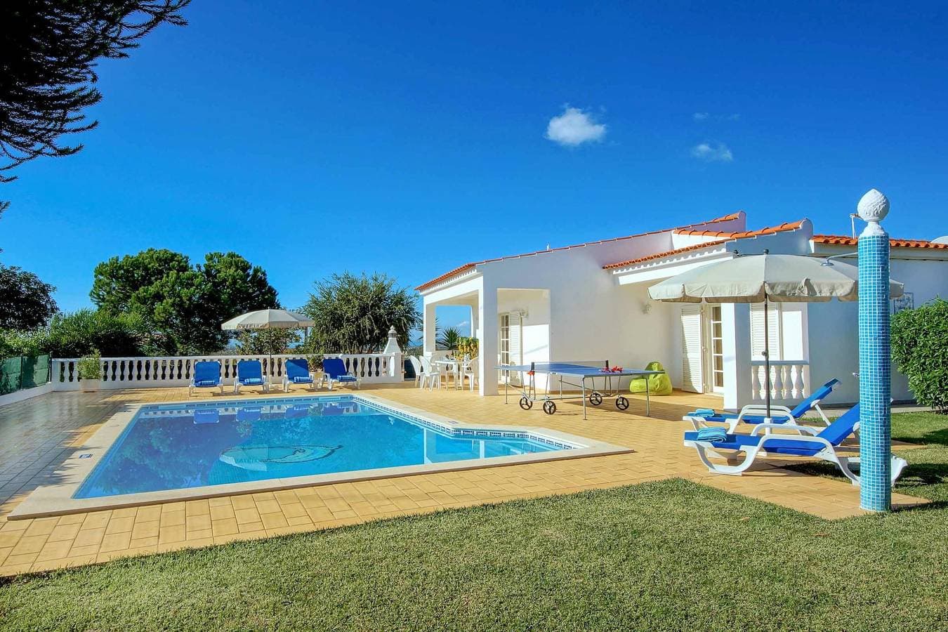 Foto 2 von 15: Villa für 6 Personen mit Terrasse