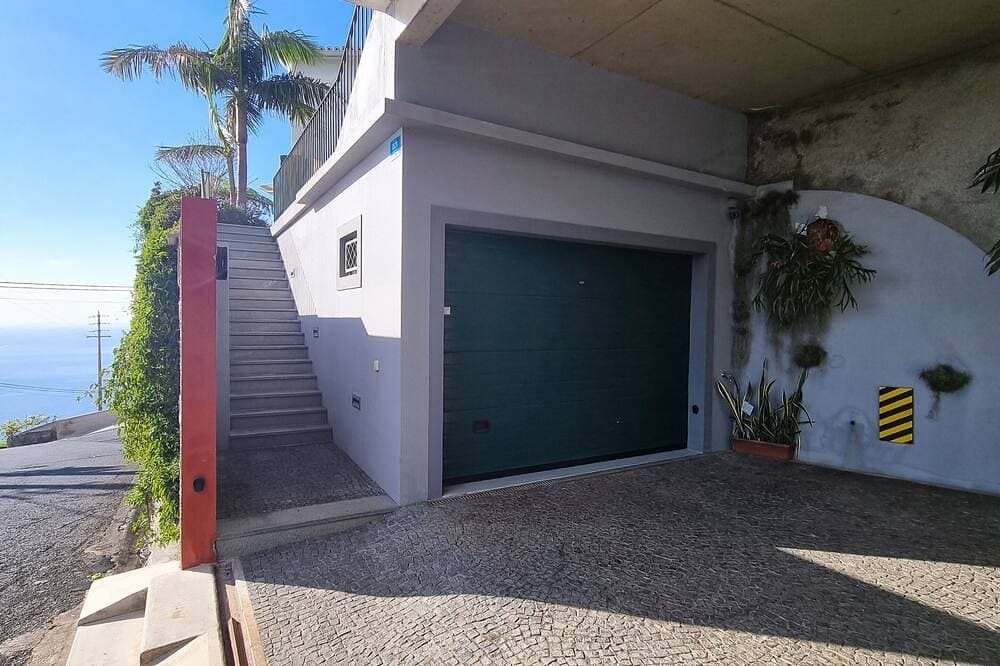Foto 8 von 30: Ladeira Haus mit eigenem Pool | Luxuriöses | Kostenloses WIFI | in Calheta
