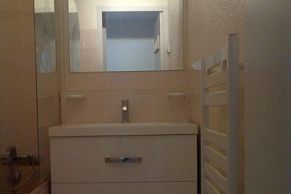 Foto 3 von 9: 2-room apartment with air conditioning + wifi, 18m² terrace facing the sea, private parking