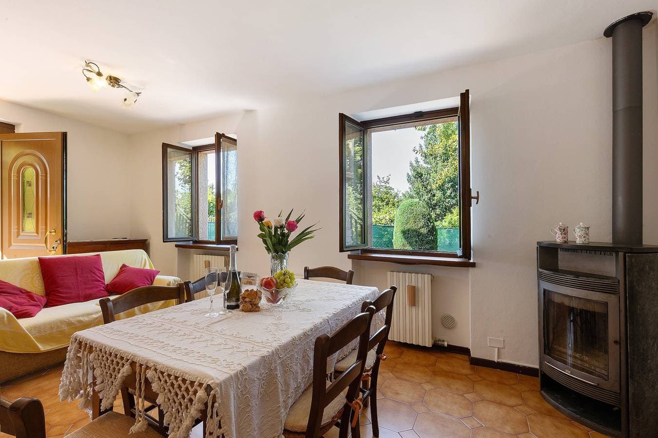 Foto 11 von 31: Ferienhaus 'Villetta Singola' mit Seeblick, privater Terrasse und Wi-Fi