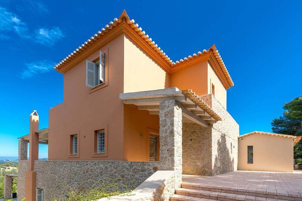 Foto 9 von 30: Villa Emmelia & Guesthouse Tolle Aussicht mit Pool