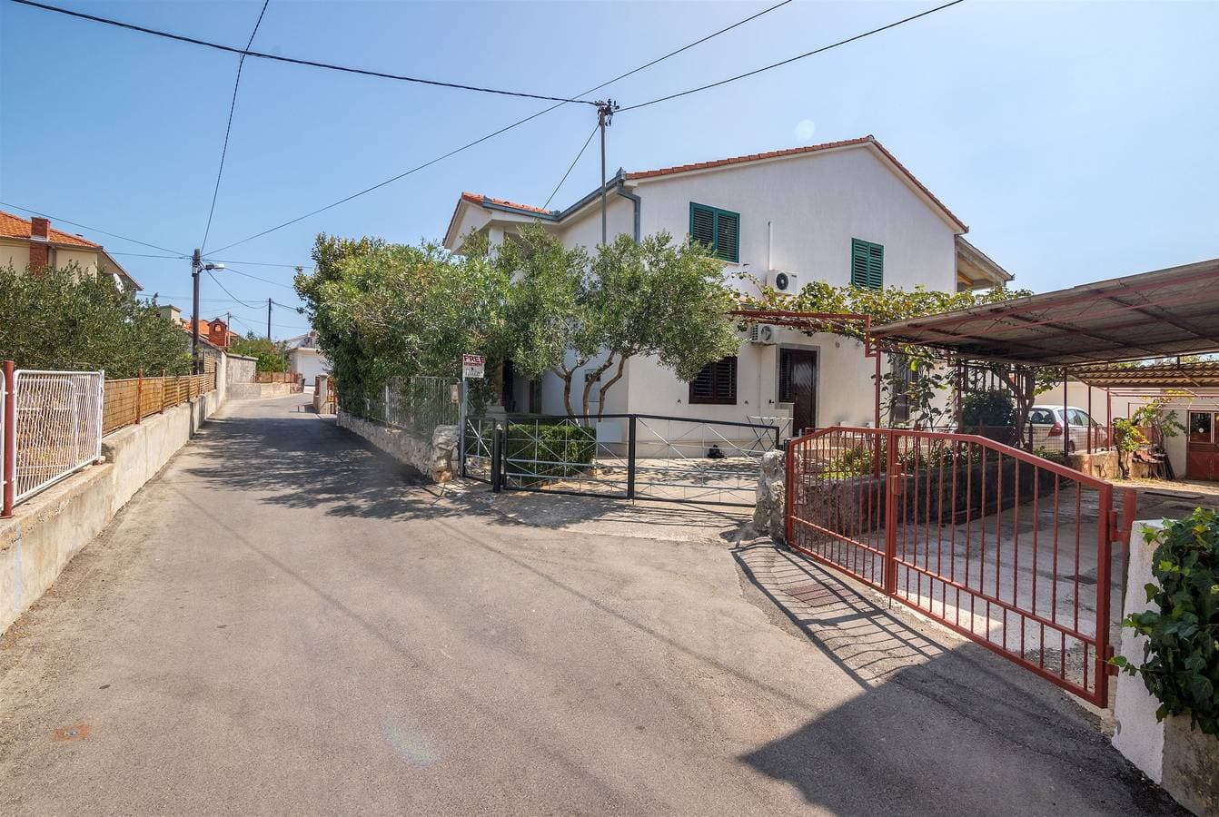 Apartment and Rooms Ruza 1