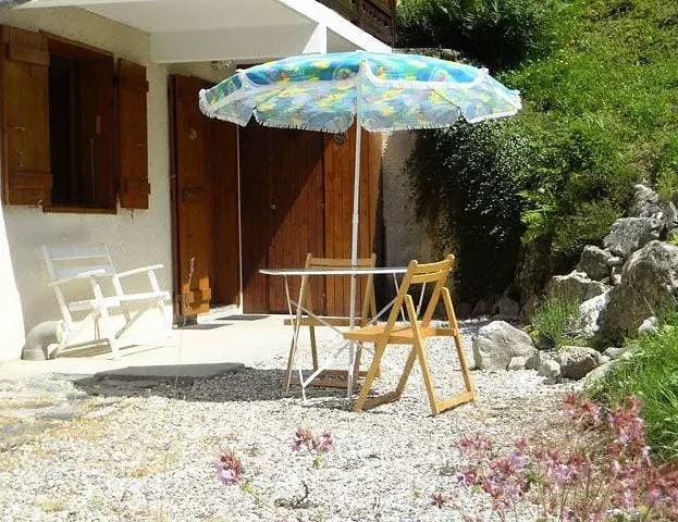Foto 9 von 13: Studio für 2 bis 4 Personen. vor Augen geschützt mit Terrasse