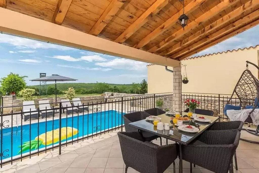 2-Zimmer-Haus mit Terrasse und Meerblick Kanfanar, Sredisnja Istra K-24042 1