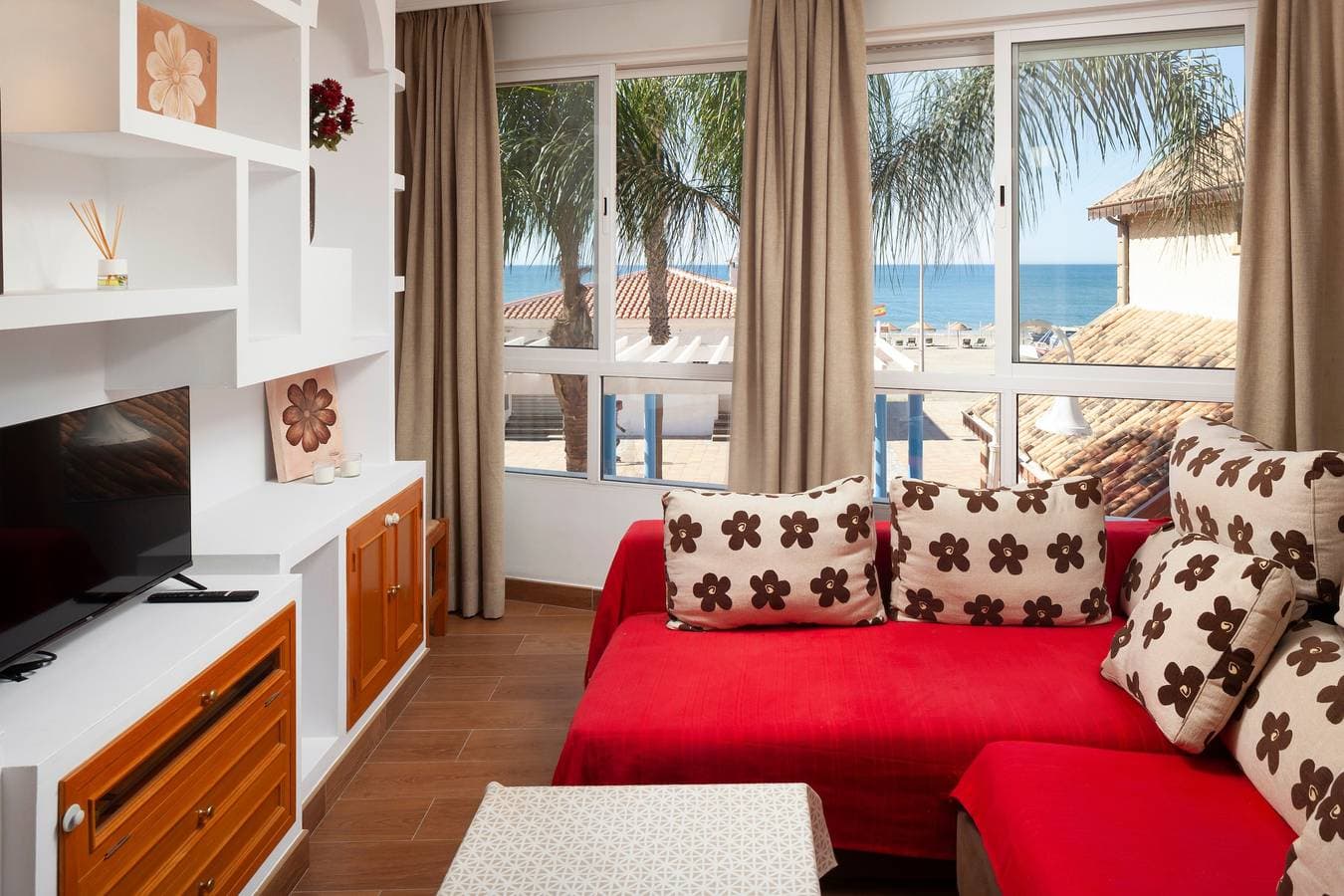 Foto 2 von 28: Ferienwohnung 'Apartamento Bellamar' mit Meerblick und Klimaanlage