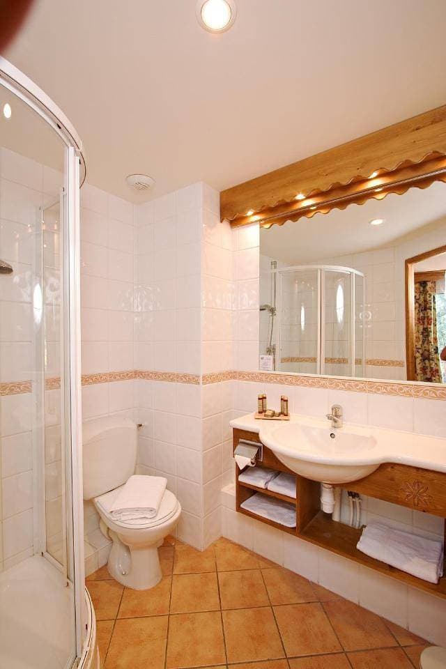 Foto 7 von 8: Double or Twin Room with Shower