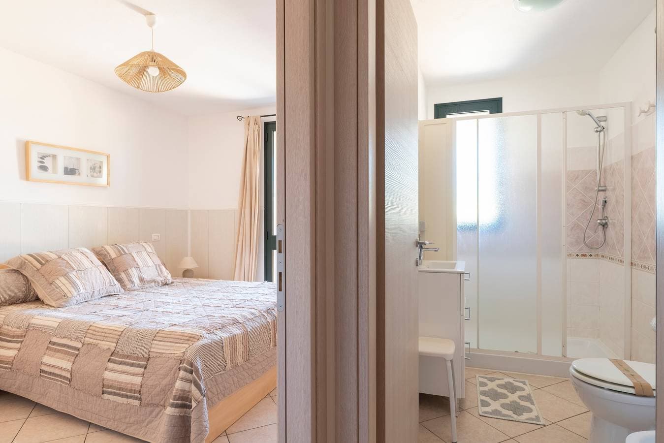 Foto 11 von 28: Ferienhaus 'Villa De La Torré Di Bari Sardo' mit Meerblick, privater Terrasse & Klimaanlage