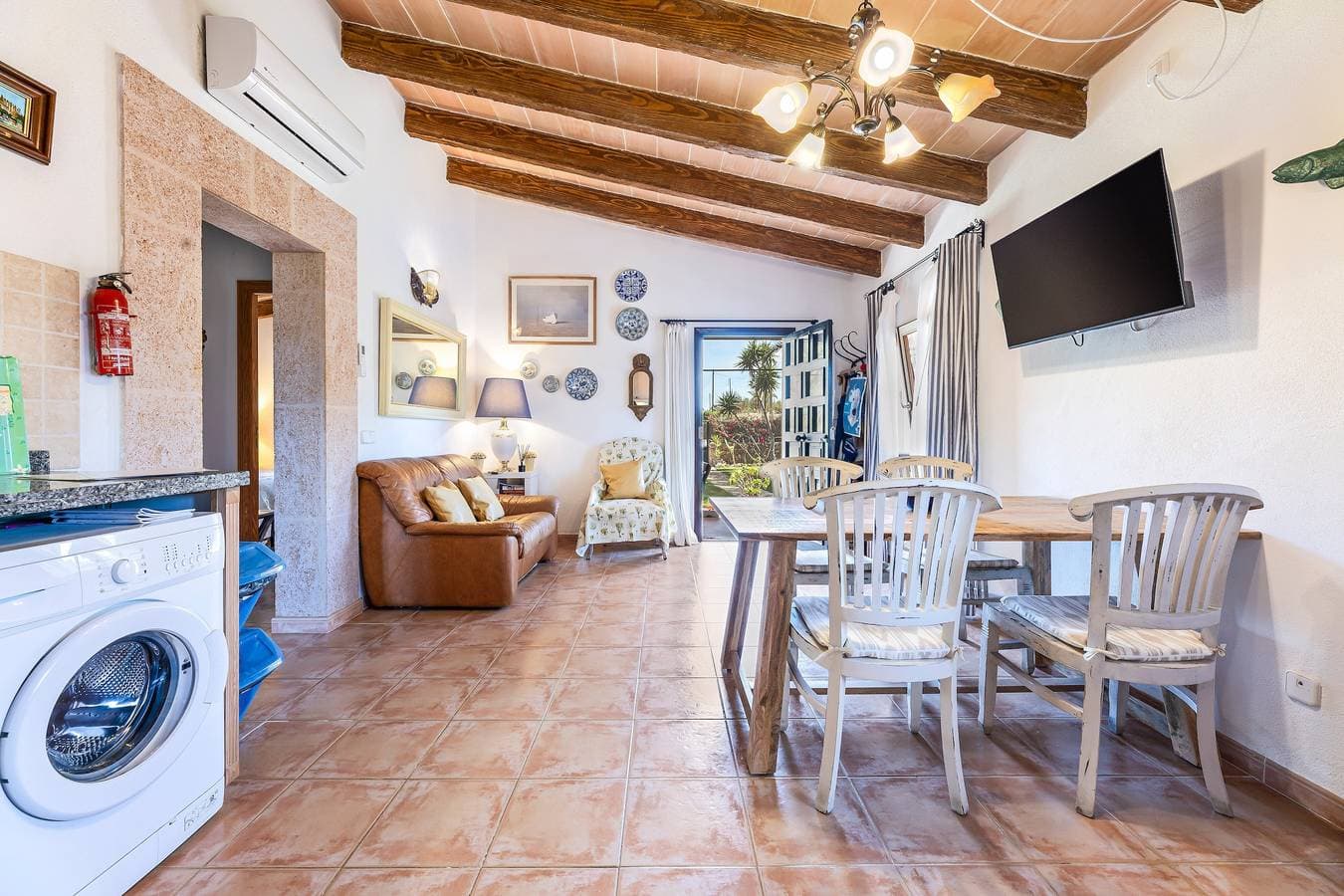 Foto 10 von 31: Ferienhaus 'Buganvilla Es Trenc' mit privatem Pool, WLAN und Klimaanlage