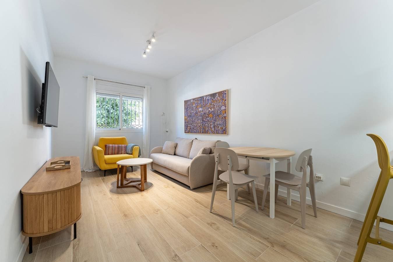 1 Bedroom Apt 85 Mts To Beach 1