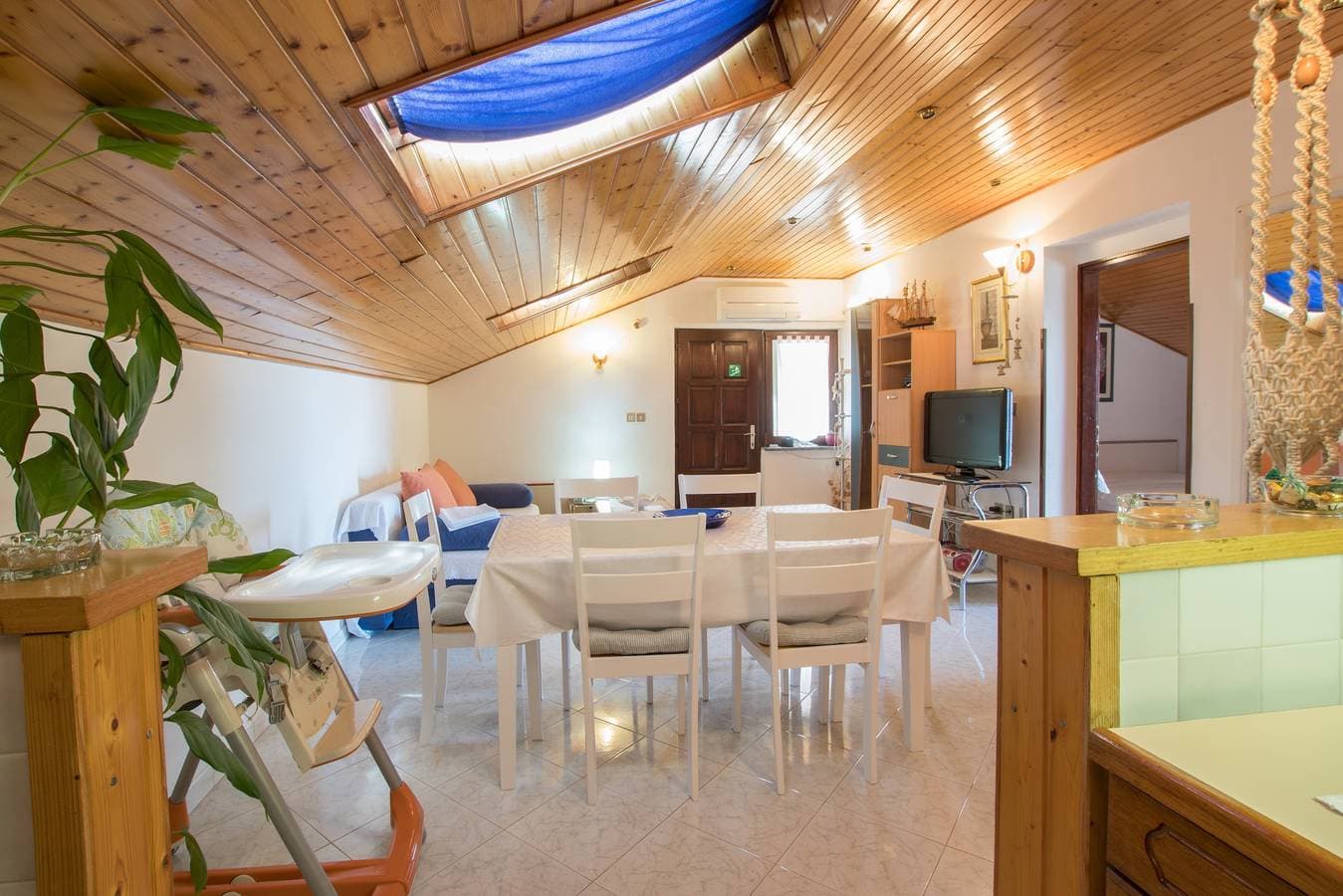 Foto 8 von 18: 2-Zimmer-Ferienwohnung mit Balkon und Meerblick Umag A-2529-c