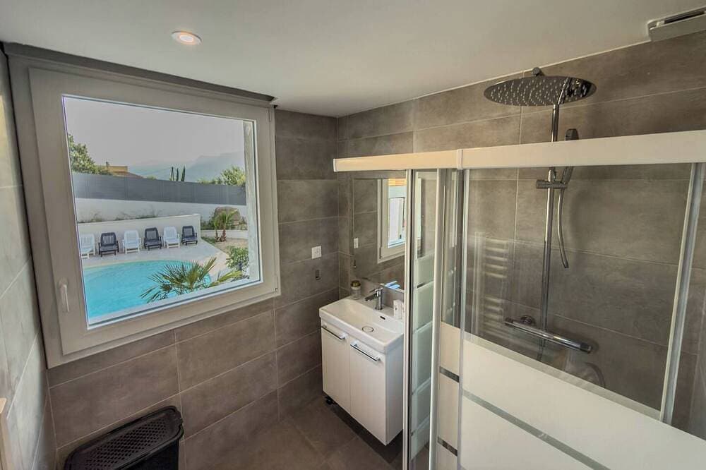 Foto 11 von 27: Villa Columbia: pool, hot tub and mountain views near Nice